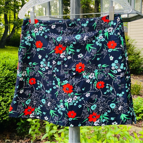 Lady Hagen tennis/golf skort w/pockets, pretty floral pattern - Picture 3 of 7